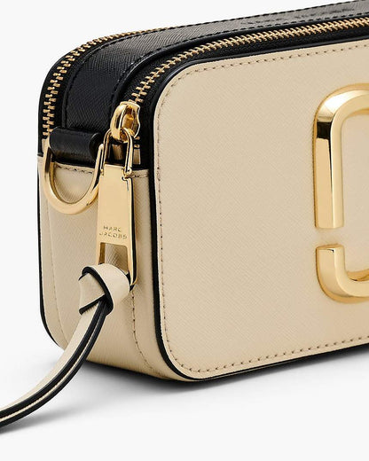The Camera Bag / Snapshot