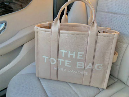 THE LEATHER MEDIUM TOTE BAG
