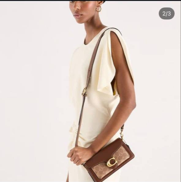 Tabby 26 shoulder bag in signature