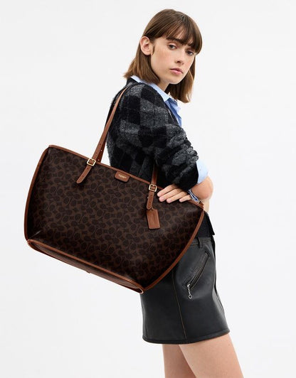 Taxi Tote Bag In Signature Canvas