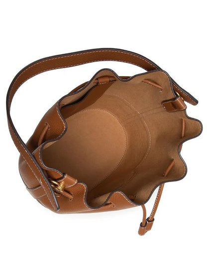 𝐓𝐨𝐫𝐲 𝐁𝐮𝐫𝐜𝐡 𝐁𝐮𝐜𝐤𝐞𝐭 𝐌𝐨𝐧𝐨𝐠𝐫𝐚𝐦 𝐥𝐞𝐚𝐭𝐡𝐞𝐫 𝐭𝐨𝐭𝐞